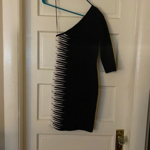 One Shoulder Guess Fitted Dress - Picture 4 of 10